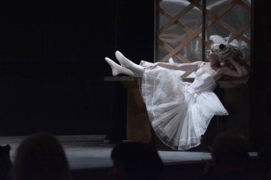 Barnaul, Rusya-30 Ağustos 2020. Tiyatro oyuncuları 