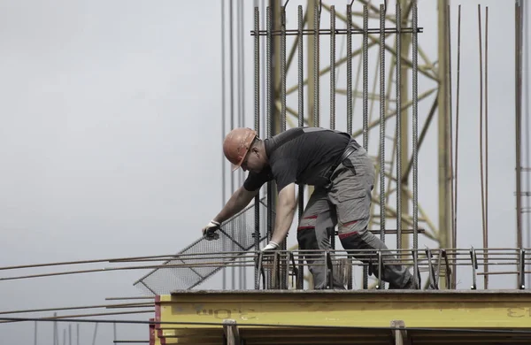 Rusia Barnaul Julio 2021 Trabajadores Constructores Están Construyendo Complejo Viviendas —  Fotos de Stock