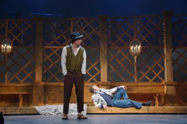 Barnaul, Rusya-30 Ağustos 2020. Tiyatro oyuncuları 