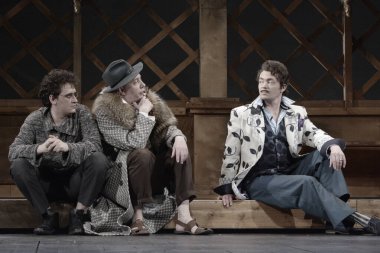 Barnaul, Rusya-30 Ağustos 2020. Tiyatro oyuncuları 