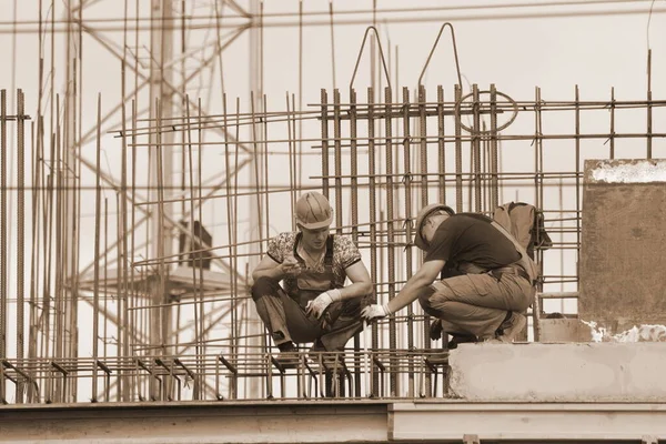 Russie Barnaul Juillet 2021 Les Travailleurs Construisent Complexe Habitation Fer — Photo