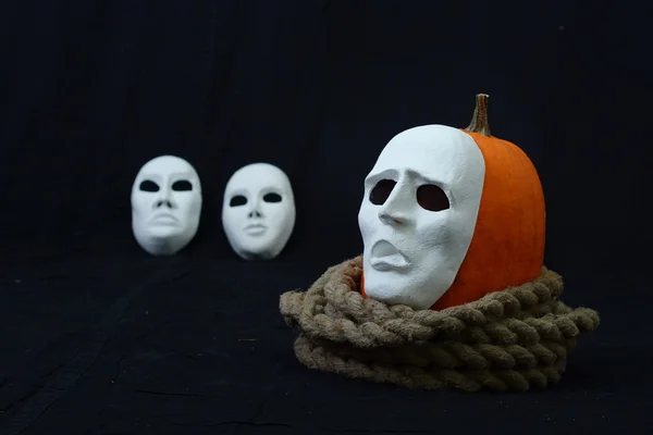 Белая театральная маска — стоковое фото