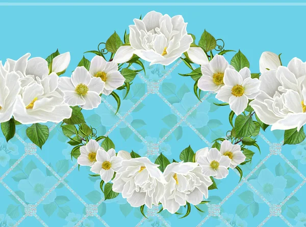 Květinové pozadí, vzor, bezproblémové. Květinový věnec z bílých jarních květin a sasanky. Horizontální Květinový okraj. — Stock fotografie