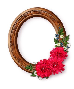 Oval ahşap resim çerçevesi. Buket kırmızı krizantem. Çiçek kompozisyonu. Vintage tarzı. Izole.