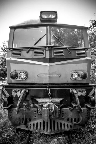 Μπροστά από το παλιό τρένο του κινητήρα ντίζελ — Φωτογραφία Αρχείου