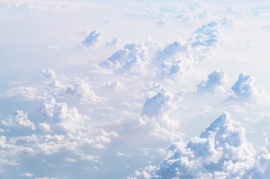 Cennet mavi gökyüzü ve beyaz bulut