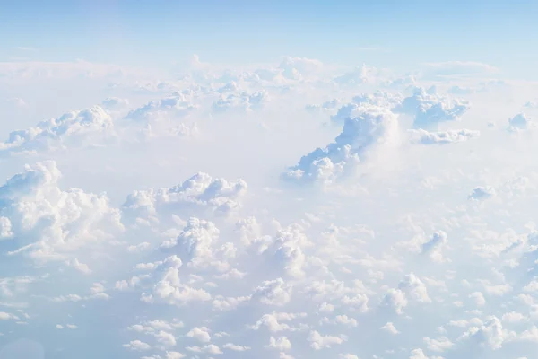 Wolkenlandschaft blauer Himmel und weiße Wolke — Stockfoto