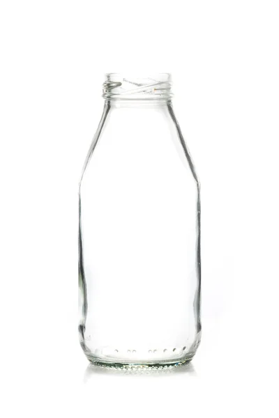 Пустая стеклянная бутылка молока с колпачком — стоковое фото