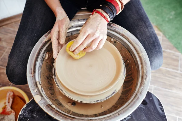 Woman Hands Molding Clay Potter Making Ceramic Pot Pottery Workshop — Stock Photo, Image