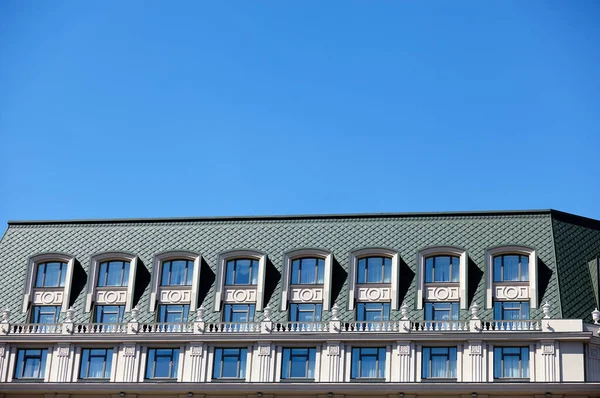 Zabytkowy Budynek Fasady Europie Okna Dekoracja Cian Kilka Okien Pod — Zdjęcie stockowe