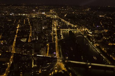 Şehir tarafından gece - Seine, Paris, Fransa