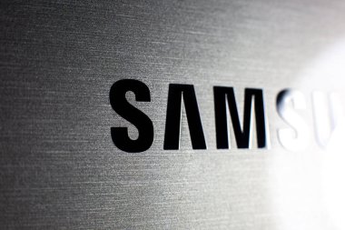 LVIV, UKRAINE - 03 Ekim 2020: Samsung etiketli yakın plan fotoğraf.