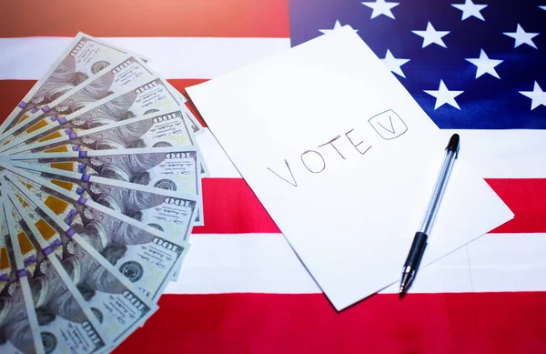 Amerikanische Flagge Mit Dollars Darauf Wahlen Den Usa Papier Für — Stockfoto