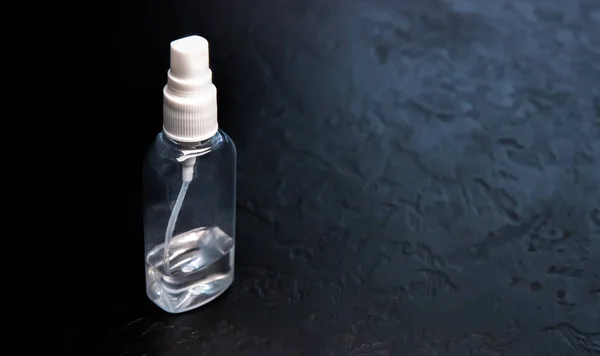 Botella Desinfectante Sobre Fondo Negro Protección Contra Virus Pandemia Durante — Foto de Stock