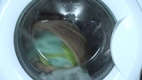 Vaskeren Virker Vaskemaskine Arbejde Derhjemme Husholdningsartikler Fremstilling Vaske Tøj – Stock-video