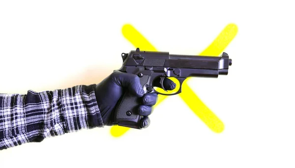 Мужчина Держит Пистолет Руке Криминальная Концепция — стоковое фото