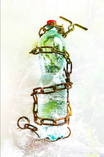 Old Rusty Chains Plastic Bottle Environmental Pollution Eco Friendly Concept — Stock Photo, Image