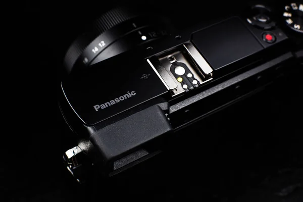 Lviv Ukraine März 2021 Schwarze Moderne Kamera Panasonic Lumix Mit — Stockfoto