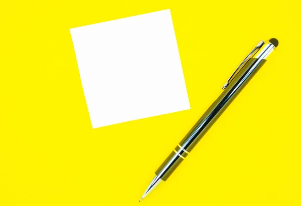 Blank White List Sticker Pen Поиск Информации Интернете — стоковое фото