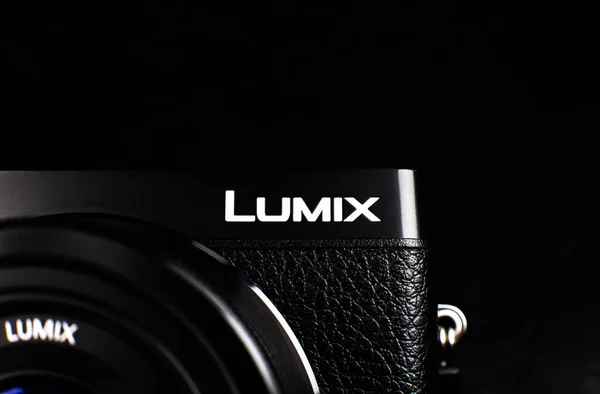 Lviv Ukraine März 2021 Schwarze Moderne Kamera Panasonic Lumix Mit — Stockfoto