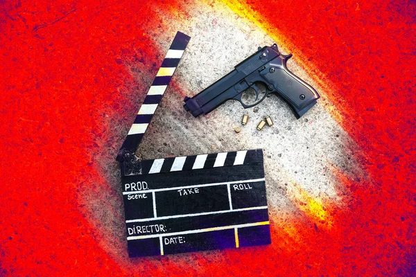 Plato Negro Con Pistola Fondo Dirigir Filmar Películas Cine Detective — Foto de Stock