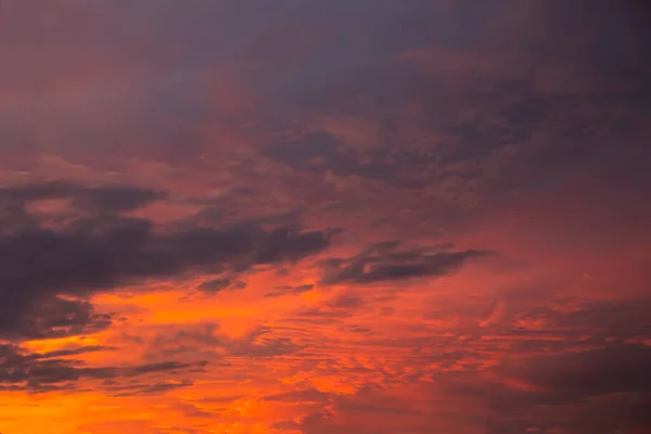 Beau Ciel Dramatique Coucher Lever Soleil Des Nuages Violets Incroyables — Photo