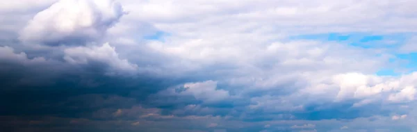 Софт Сосредоточил Свое Внимание Красивых Грозовых Облаках Фоне Синего Неба — стоковое фото