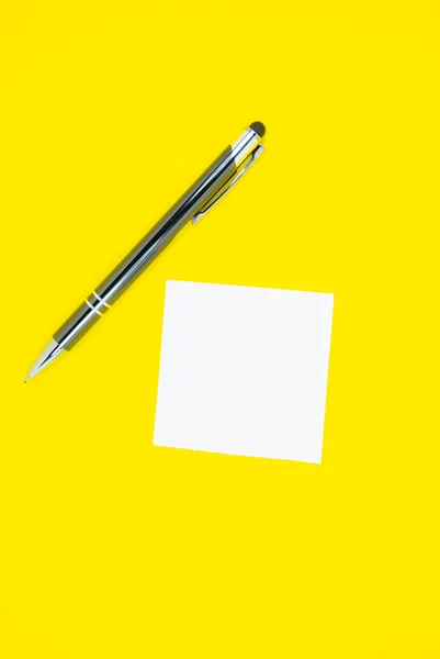Blanco Wit List Sticker Met Pen Informatie Zoeken Het Internet — Stockfoto