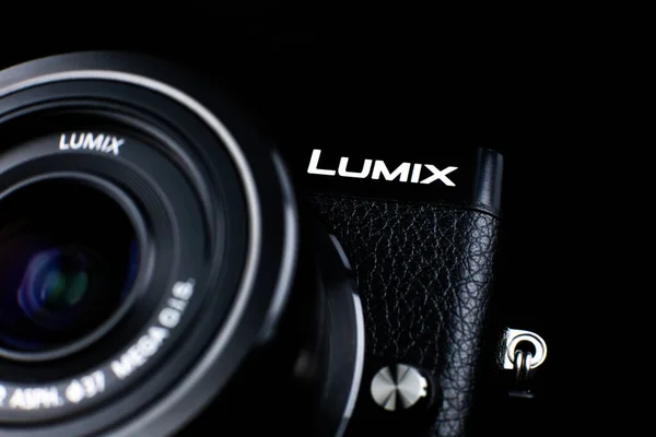 Lviv Ukraine Március 2021 Fekete Modern Kamera Panasonic Lumix Lencsével — Stock Fotó