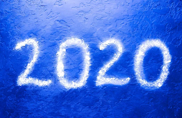 Nowy Rok 2020 Liczby Czarnym Tle Śnieżny Humor Koncepcja Święta — Zdjęcie stockowe