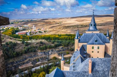 Segovia görünümünü bir kale tepesine yüksek