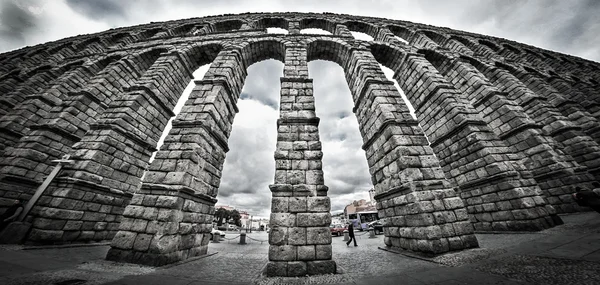 Grunge - aqueduto romano em Segóvia . — Fotografia de Stock