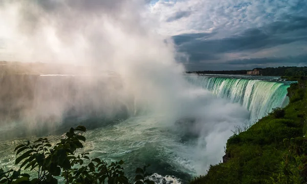 November morning tour of Niagara Falls — Stock Photo, Image