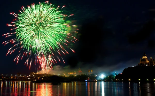 Celebraciones de fuegos artificiales de cumpleaños del país en Ottawa, Canadá . —  Fotos de Stock