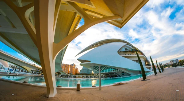 Cidade de Valência com a Ópera, Palau de les Arts Reina Sofia . — Fotografia de Stock