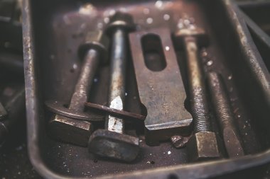 eski paslı somunlar çelik 