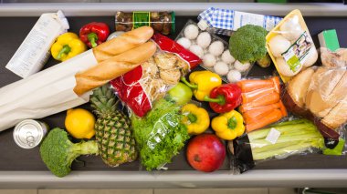 üstünde belgili tanımlık sayaç süpermarket gıda