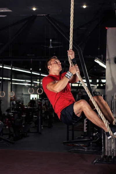 Fitness halat tırmanmaya cxercise — Stok fotoğraf