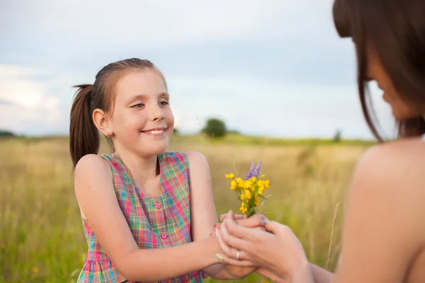 Figlia e madre — Foto Stock