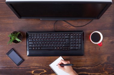 Ofiste çalışan kadın.