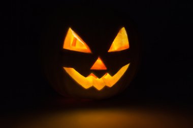 Cadılar Bayramı Balkabağı Jack O Lantern parlak 