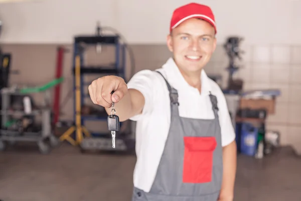 Porträt des Automechanikers — Stockfoto