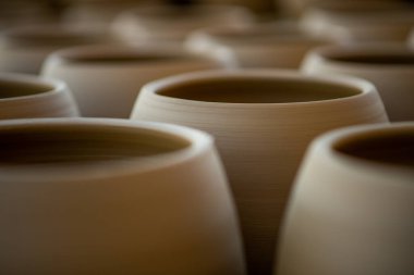 Geleneksel çömlek, kil, toprak, makineler.