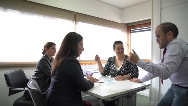 Equipe Reunida Para Alcançar Sucesso — Vídeo de Stock