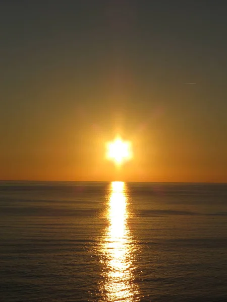 Romantische Oceaan zee Zonsondergang of zonsopgang Turkije Alanya azura deluxe hotel — Stockfoto