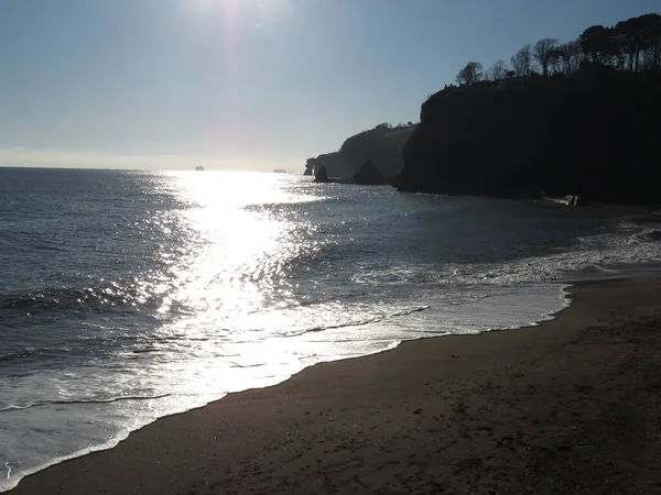 Calma Las Olas Del Mar Contra Cielo Soleado Invierno Ricos —  Fotos de Stock