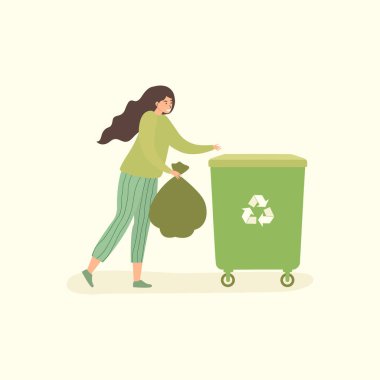 Gülümseyen bir kadın çöp tenekesine geri dönüşüm sembolü ile çöp atıyor. Düz vektör karikatür çizimi
