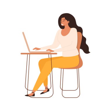 Bilgisayarda çalışan mutlu bir kadının düz vektör çizimi. Beyaz arkaplanda izole tasarım.