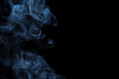 Kara Arkaplanda Duman ve Sis