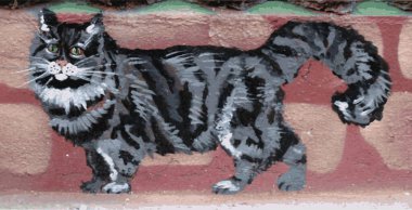 Duvarda gri çizgili çizgi film kedisi resmi. Doku duvarı. Vektör